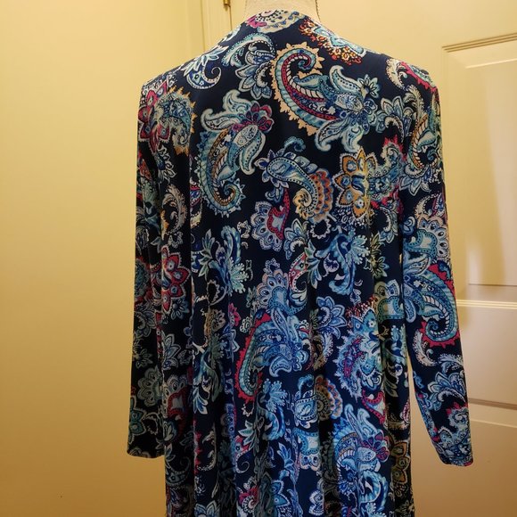 Chico's super cute print top size 2(14) - Picture 4 of 8